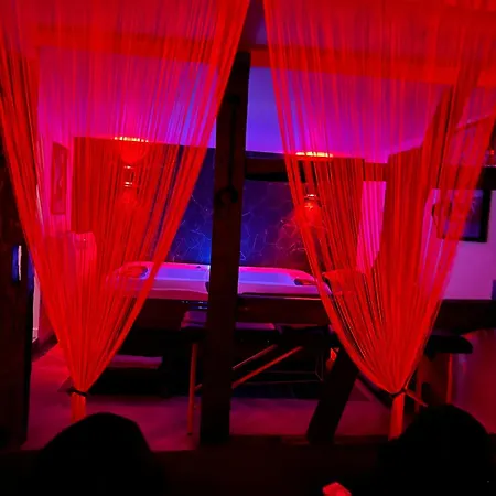 Le Fruit Defendu 67 Love hotel