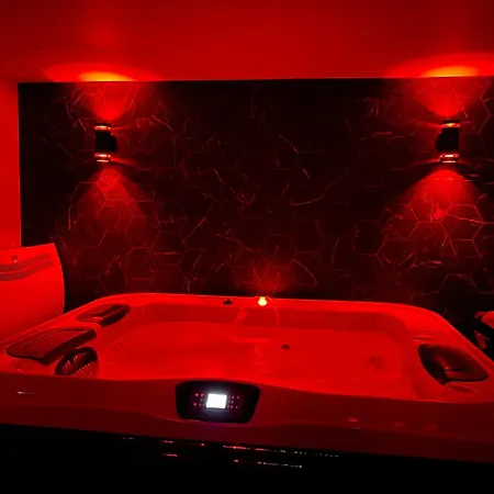 Le Fruit Defendu 67 Love hotel *