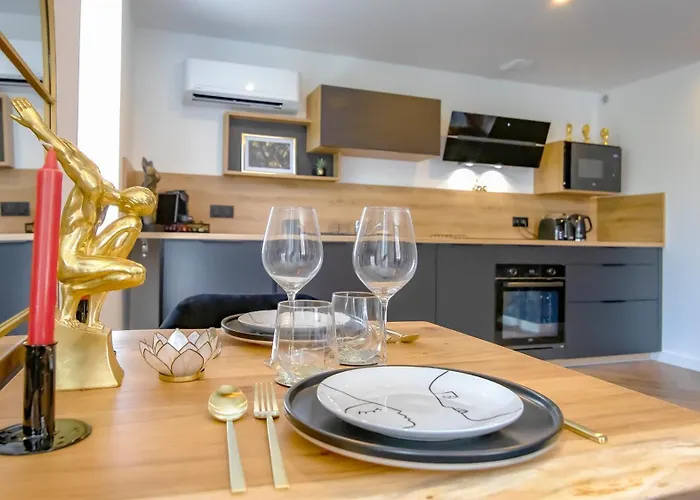 Love hotel Le Fruit Defendu 67