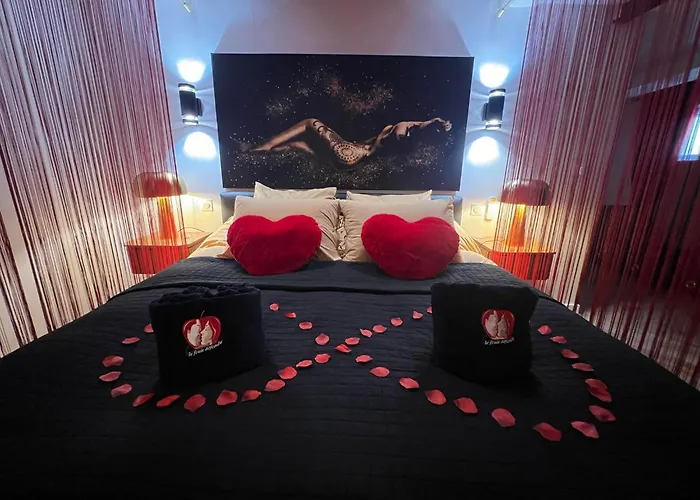 Love hotel Le Fruit Defendu 67