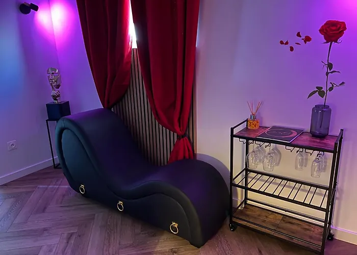 Le Fruit Defendu 67 Love hotel